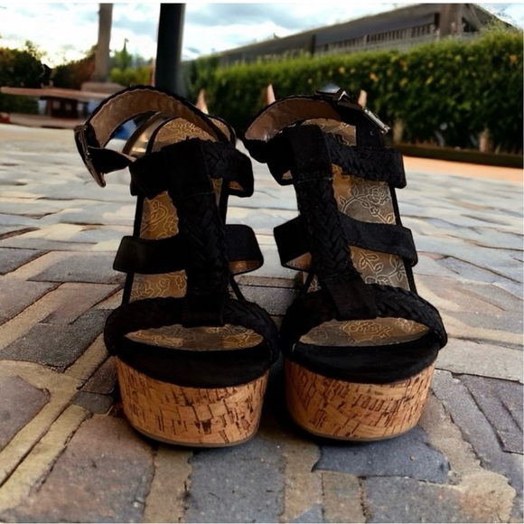 Soda Black Vegan Stappy 6” cork heeled platform wedges. SZ10 Great Condition. - Picture 11 of 16